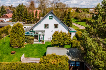 Mit Garage, Klimaanlage, Kamin, Teich, Gartenbewässerungsanlage u.v.m. direkt am Feld, 15345 Rehfelde, Einfamilienhaus