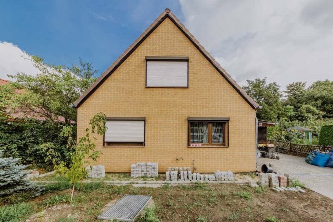 Einfamilienhaus am Waldrand - ideal für Handwerker - zentral in Rüdersdorf - Straßenfront Einfamilienhaus