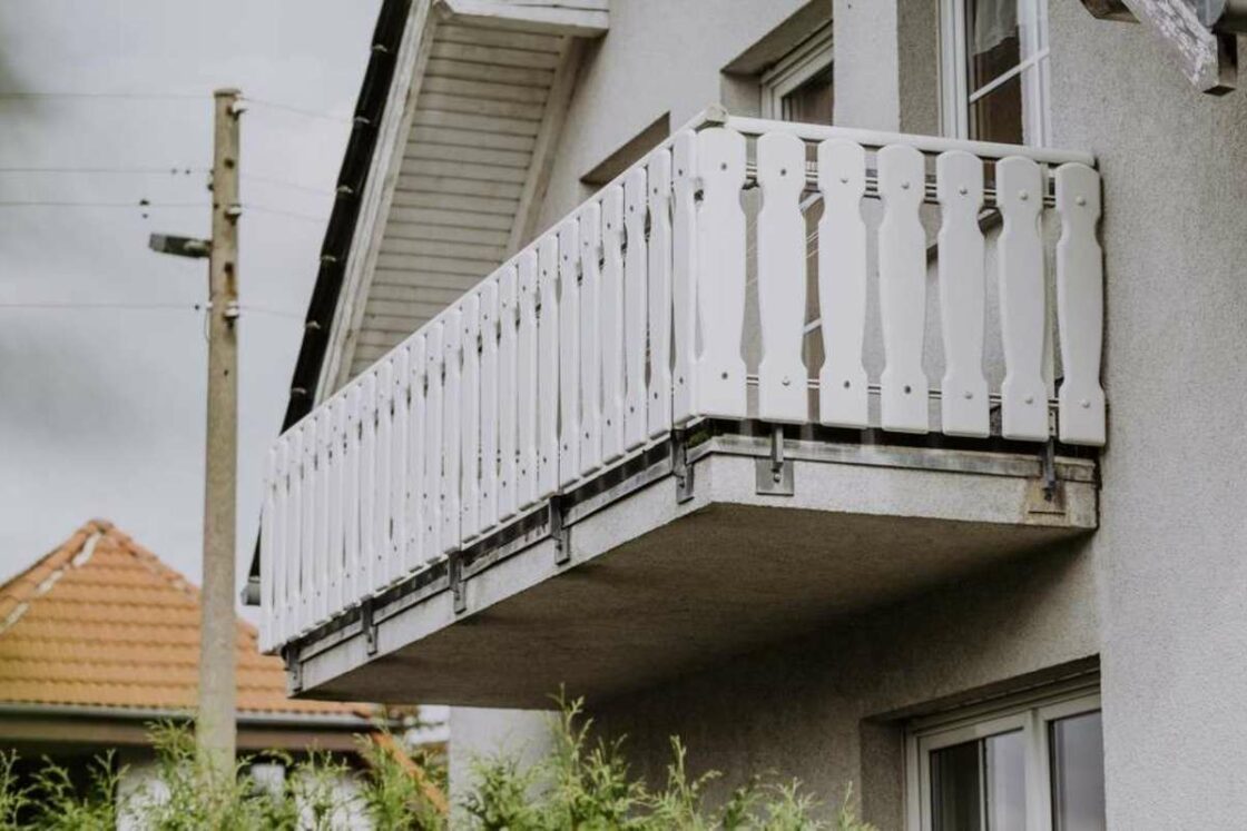 Mit Südgarten & Keller: Komfortables und ruhig gelegenes Einfamilienhaus in Mahlsdorf Nord - Balkon