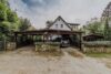 Carport vor dem Haus - Mit Pool und 366 qm Nutzfläche! Liebenswertes Einfamilienhaus nahe dem Woltersdorfer Zentrum