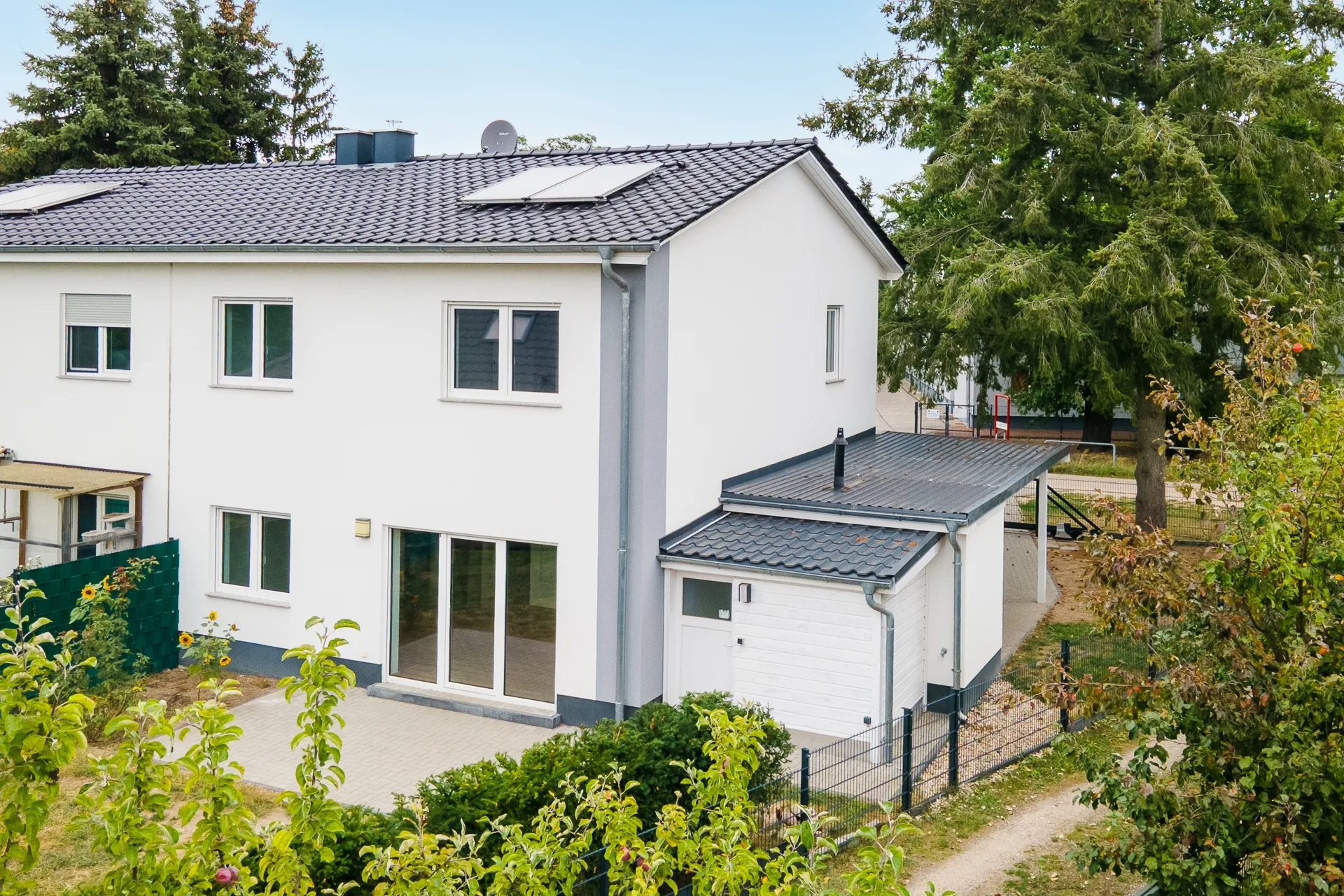 Doppelhaushälfte mit Garten