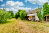 Garage und Carport - Mit Altbau-Charme, Einbauküche, hohen Decken, Parkett, Keller und Garage - zentrumsnah in Eichwalde