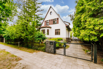 Mit Altbau-Charme, Einbauküche, hohen Decken, Parkett, Keller und Garage – zentrumsnah in Eichwalde, 15732 Eichwalde, Einfamilienhaus