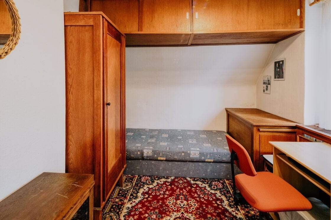 Mit teilbarem Grundstück! Einfamilienhaus inkl. Werkstätten, Keller und Nebengebäude in Eggersdorf - Schlafzimmer III