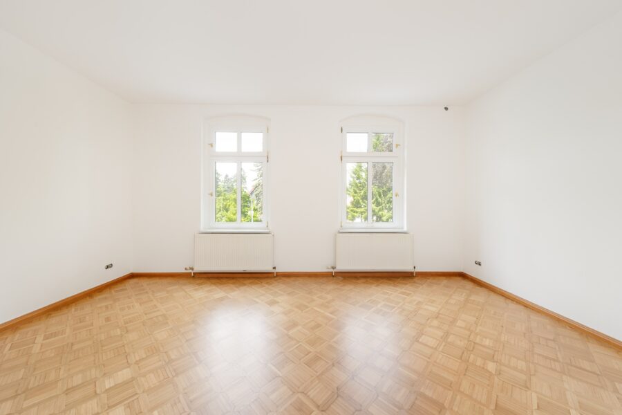Wohnzimmer mit viel Licht