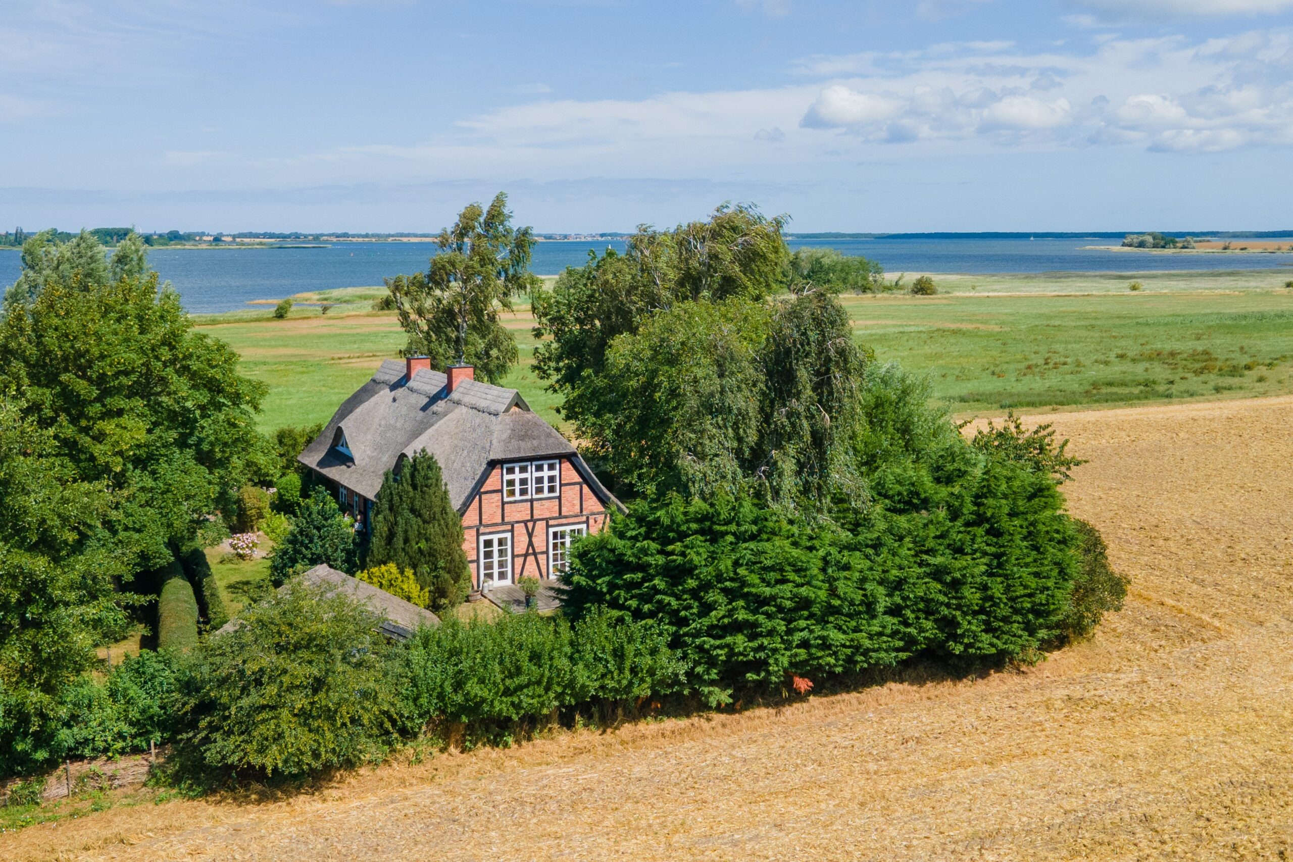 Reetdach-Idyll am Bodden