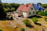 Garten und Haus - Mit Keller, ausbaufähigem Obergeschoss, Garage, Gartenhaus, zusätzlichem Pachtgrundstück in Rehfelde