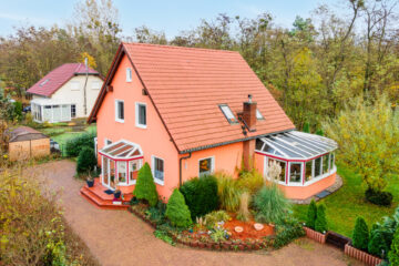 Mit Keller, Wintergarten, Einbauküche, Kamin: Großzügiges Einfamilienhaus in Hennickendorf, 15278 Rüdersdorf, Einfamilienhaus