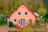 Haus Frontansicht - Mit Keller, Wintergarten, Einbauküche, Kamin: Großzügiges Einfamilienhaus in Hennickendorf