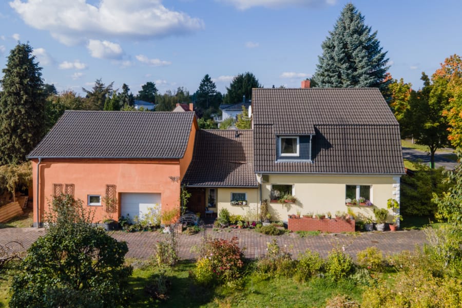 Einfamilienhaus und Anbau