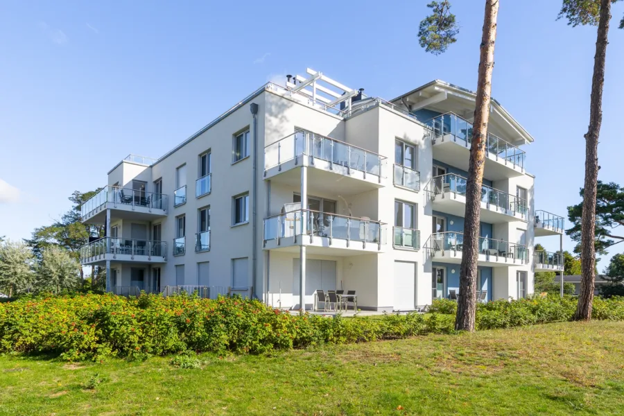 Mehrfamilienhaus mit Balkonen