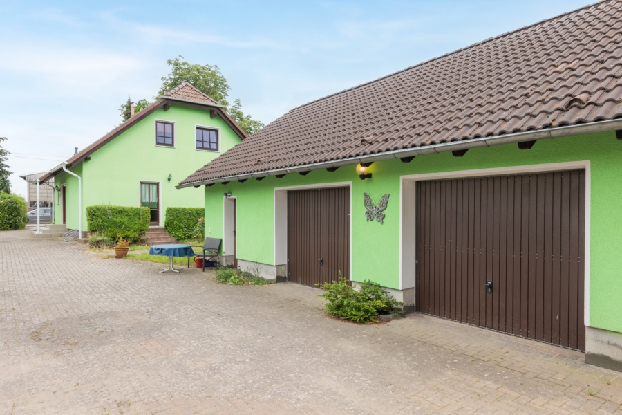 Haus und Garage