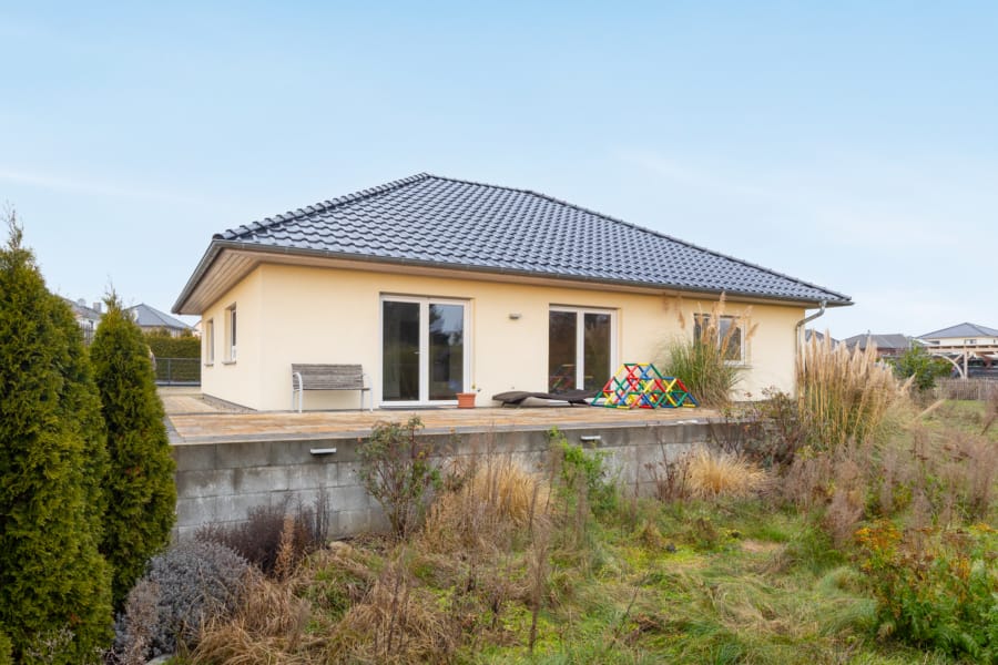 Bungalow mit Hochterrasse