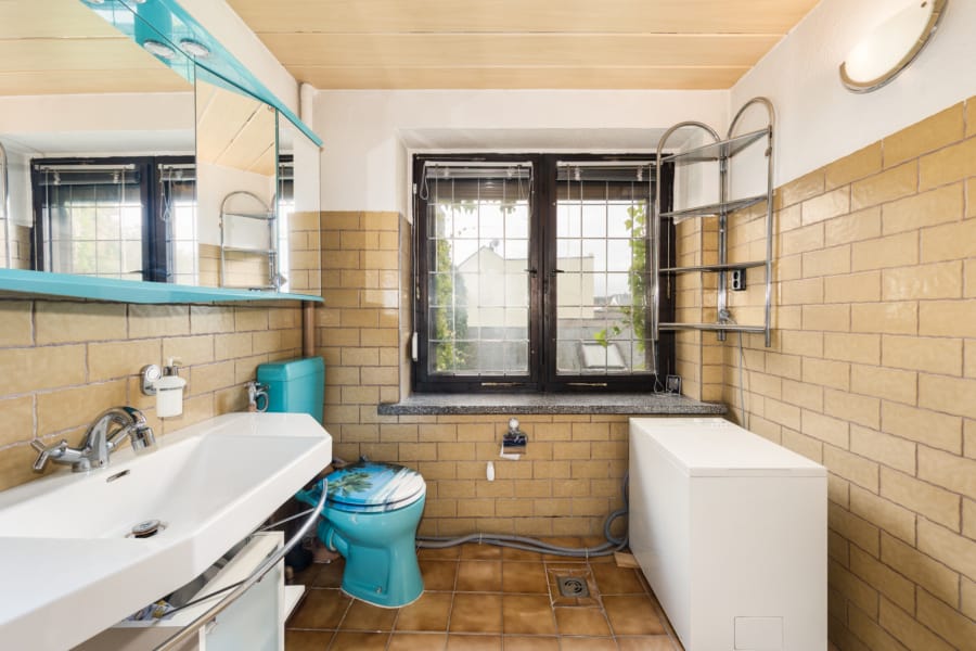 Mit Fenster & Waschmaschinenanschluss