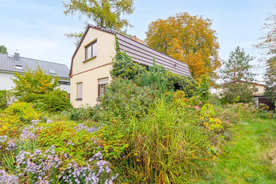 Sanierungsbedürftiges Massivhaus