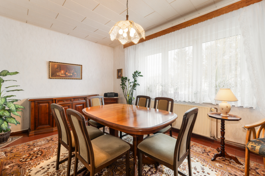 Schlafzimmer I / Essen