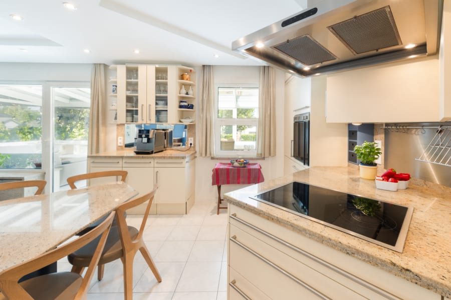 Hochwertige Einbauküche