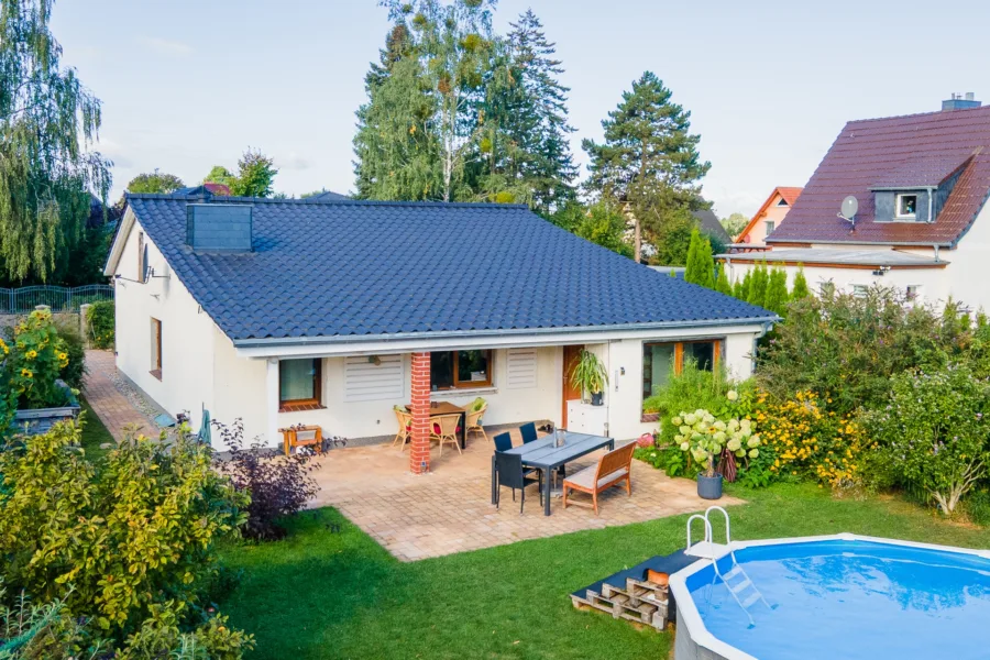 Bungalow mit Pool