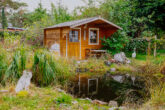 Gartenteich und Gartenhaus - Effizienzklasse B - Seenähe mit Kamin, Einbauküche, drei Bädern/WCs - Einfamilienhaus in Klein Köris