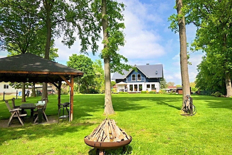 Pavillon im großen Garten