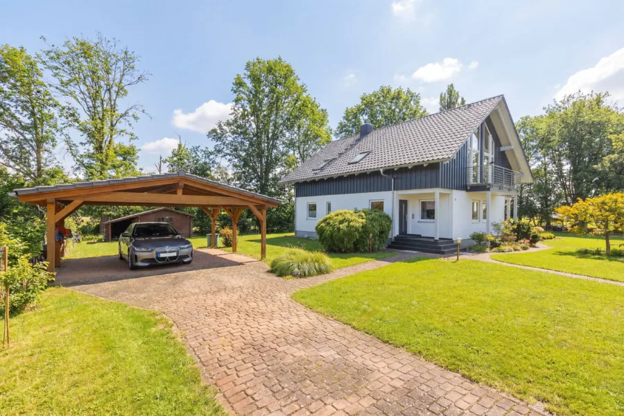 Haus und Carport