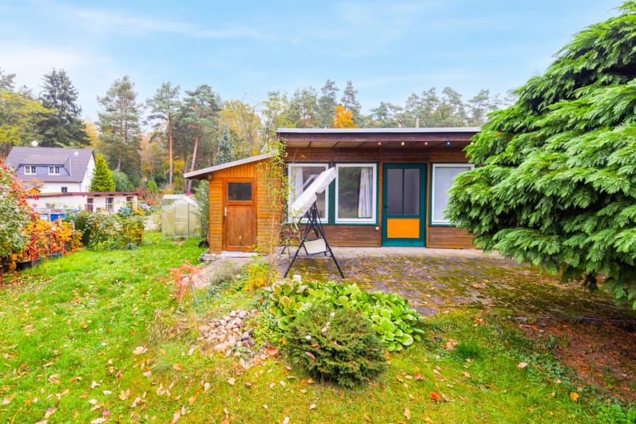 Bungalow auf dem Grundstück