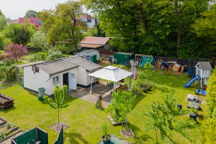 Ruhige Lage in zweiter Reihe