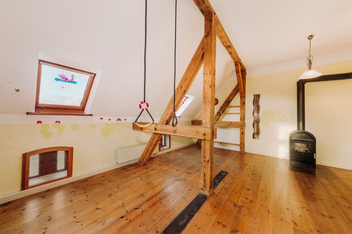 Historisches Wohnhaus für bis zu vier Familien mit Scheune - auch als Kapitalanlage in Wriezen - Schlafzimmer OG