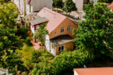 Viel Grün im Blick - Wohnung mit Dachterrasse, Garten, Keller, Einbauküche in kleiner WEG: Zentral in Potsdam Babelsberg