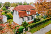 Haus und Garten - Historisches Wohnhaus mit Souterrain-Keller, Garage, großem Garten u .v. m. in Berlin-Bohnsdorf