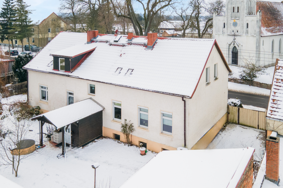Teil-saniertes Mehrfamilienhaus