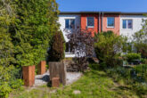 Reihenmittelhaus mit Garten - Mit Keller, Einbauküche, Doppelcarport u.v.m.: Naturverbundenes Reihenmittelhaus nahe Strausberg