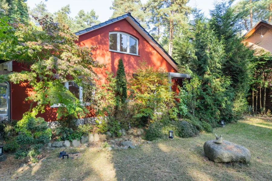 Ostansicht mit Garten