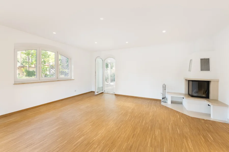 Wohnzimmer mit Kamin