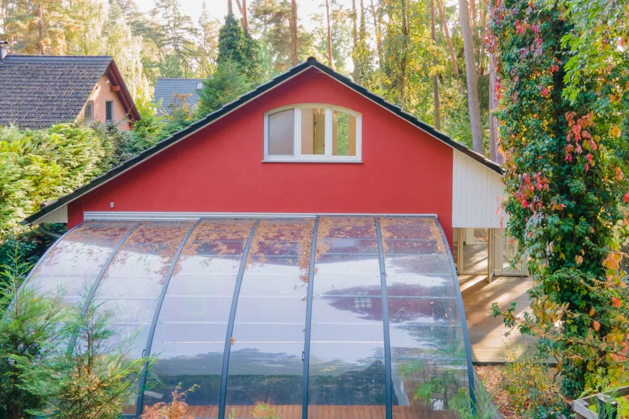Pool-Überdachung am Haus