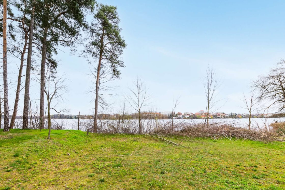 Direkt am Straussee, separater Seezugang! Bauträgerfreies & erschlossenes Grundstück in Strausberg - Direkt am Straussee