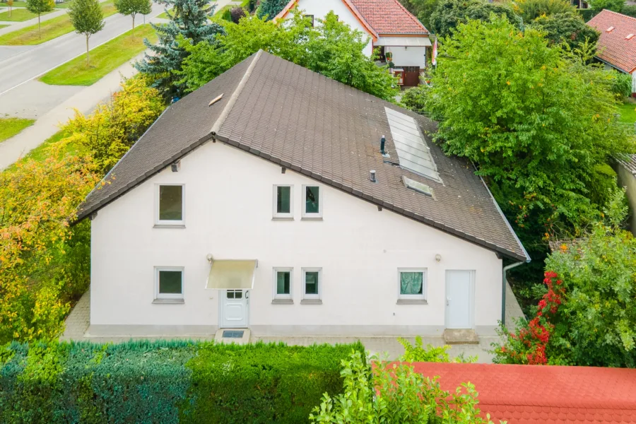 Hausansicht mit Eingang