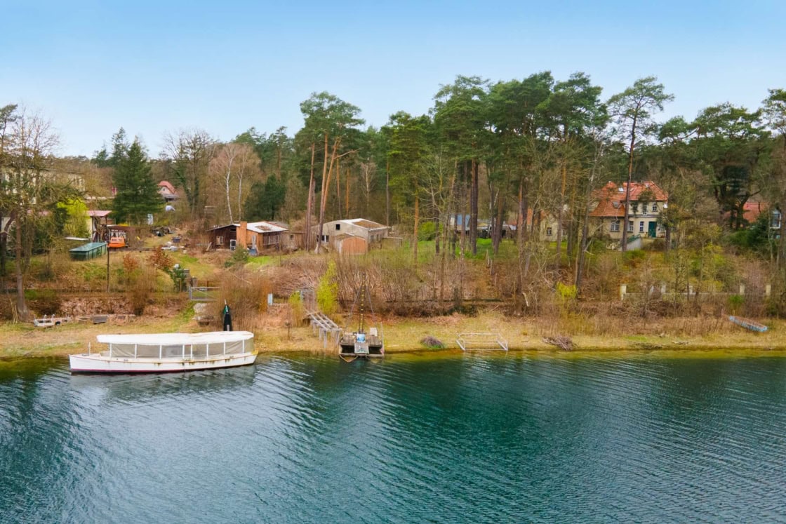 Fantastischer Seeblick, eigener Seezugang! Bauträgerfreies & erschlossenes Grundstück am Straussee - Grundstück in Strausberg