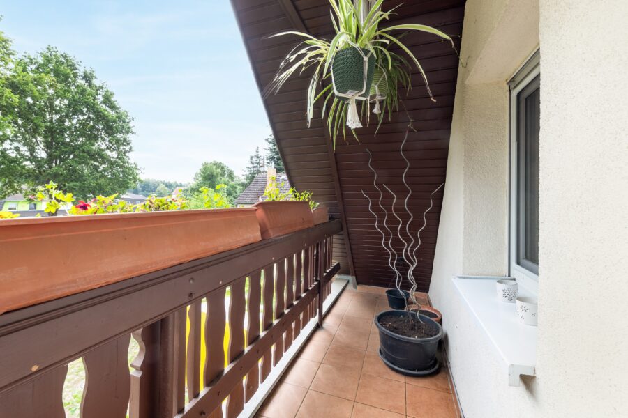 Balkon Richtung Straße