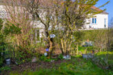 Eigener, pflegeleichter Garten - Mit Keller, modernen Bädern, ausgebautem Dach, pflegeleichtem Garten: Saniertes Reihenhaus in Karow