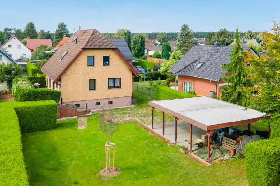 Garten mit Rasenfläche