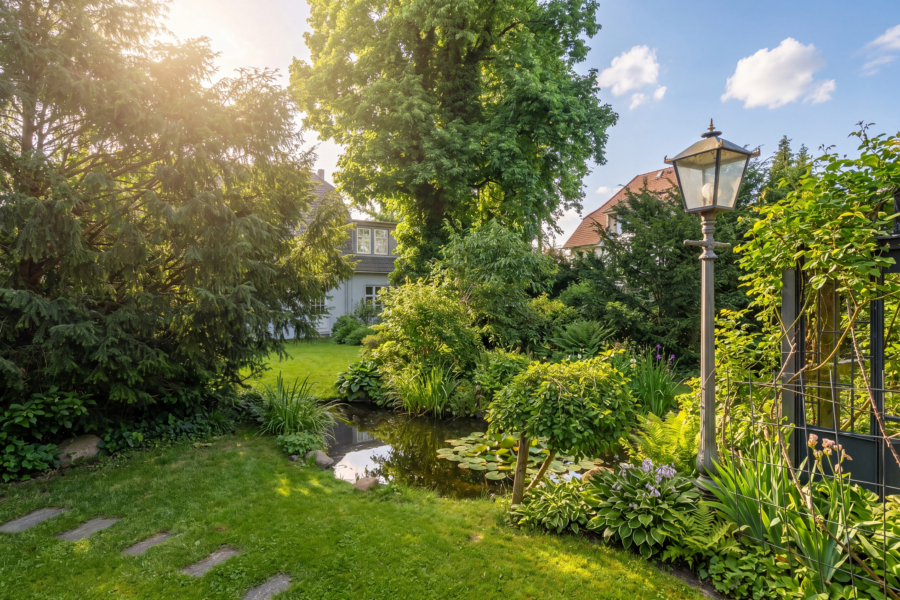 Garten mit Teich