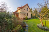 Mit großem Garten - Mit Keller, Einbauküche, Kamin, Carport u.v.m.: Umfassend saniertes Einfamilienhaus in Blankenburg