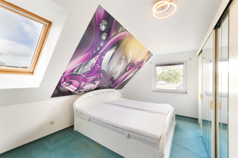 DHH rechts: Schlafzimmer III