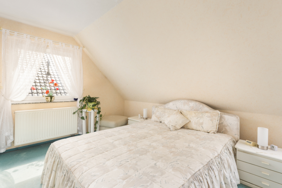 DHH links: Schlafzimmer I