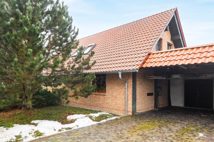 Haus mit Doppelcarport