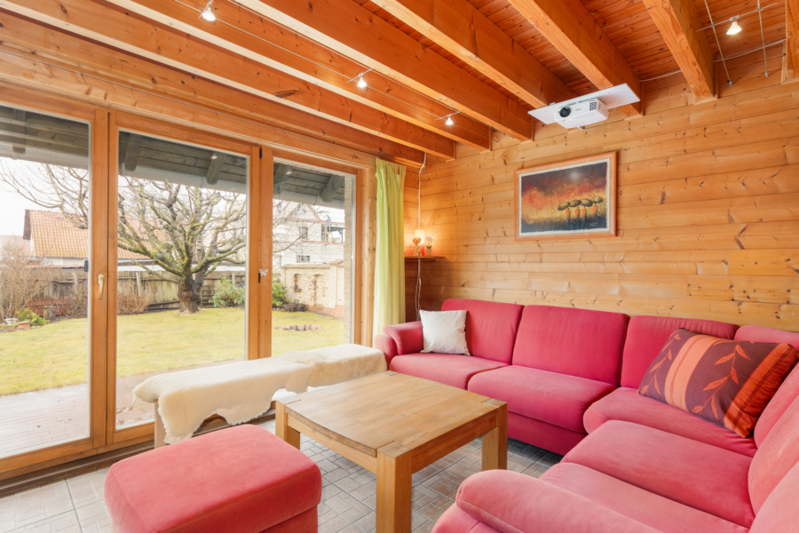 Mit Panoramablick in den Garten