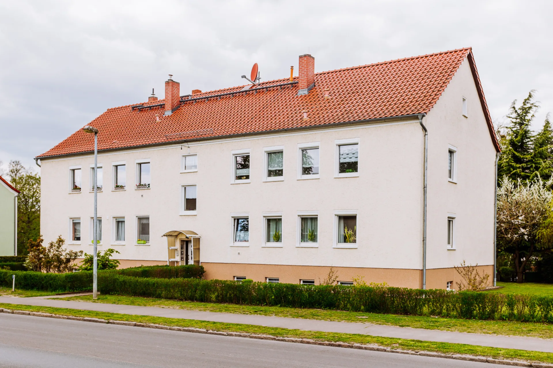 Vierzimmerwohnung Straßenseite