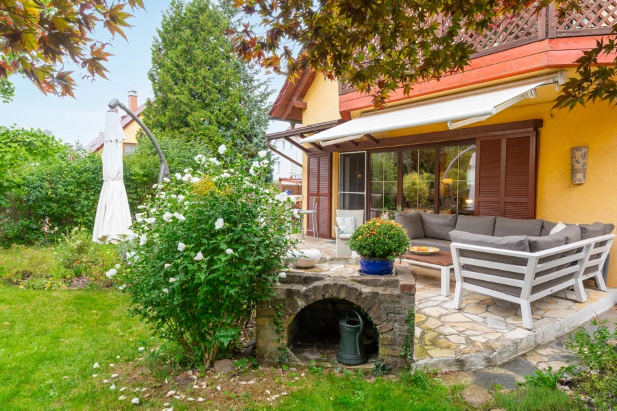 Garten mit Terrasse