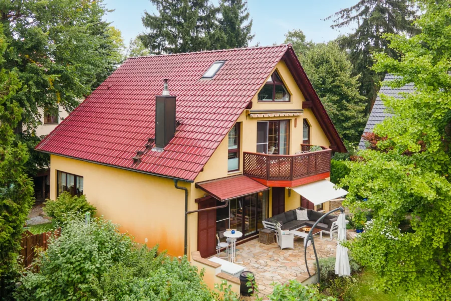 Architektenhaus mit Balkon